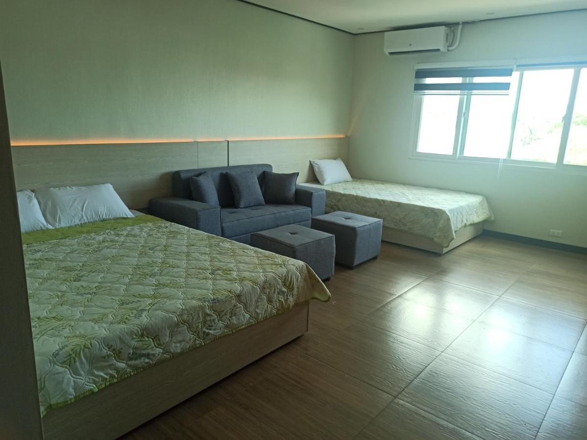 Emmaus Condotel Angeles Exterior photo