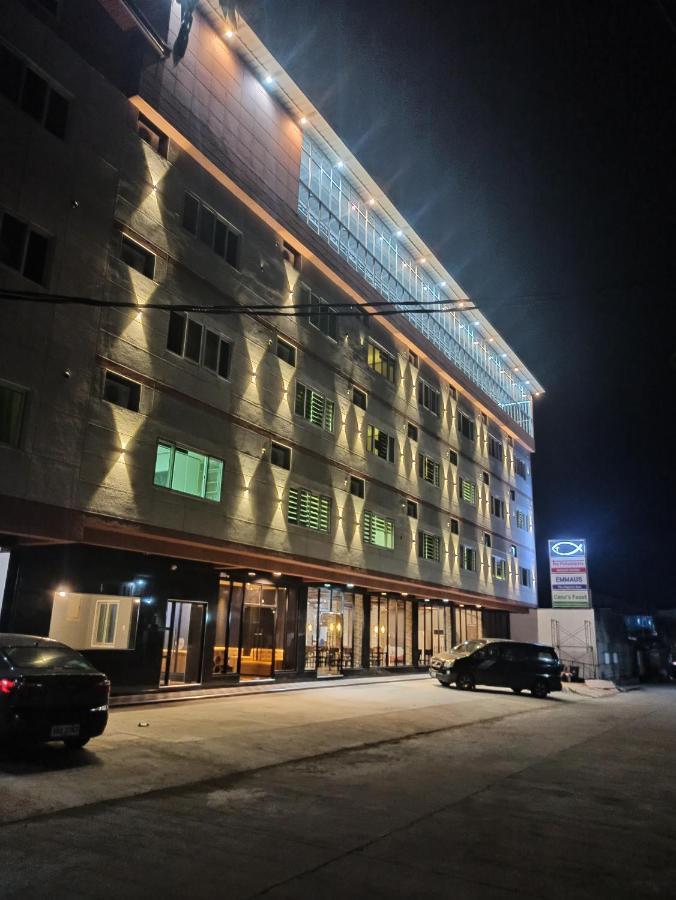 Emmaus Condotel Angeles Exterior photo